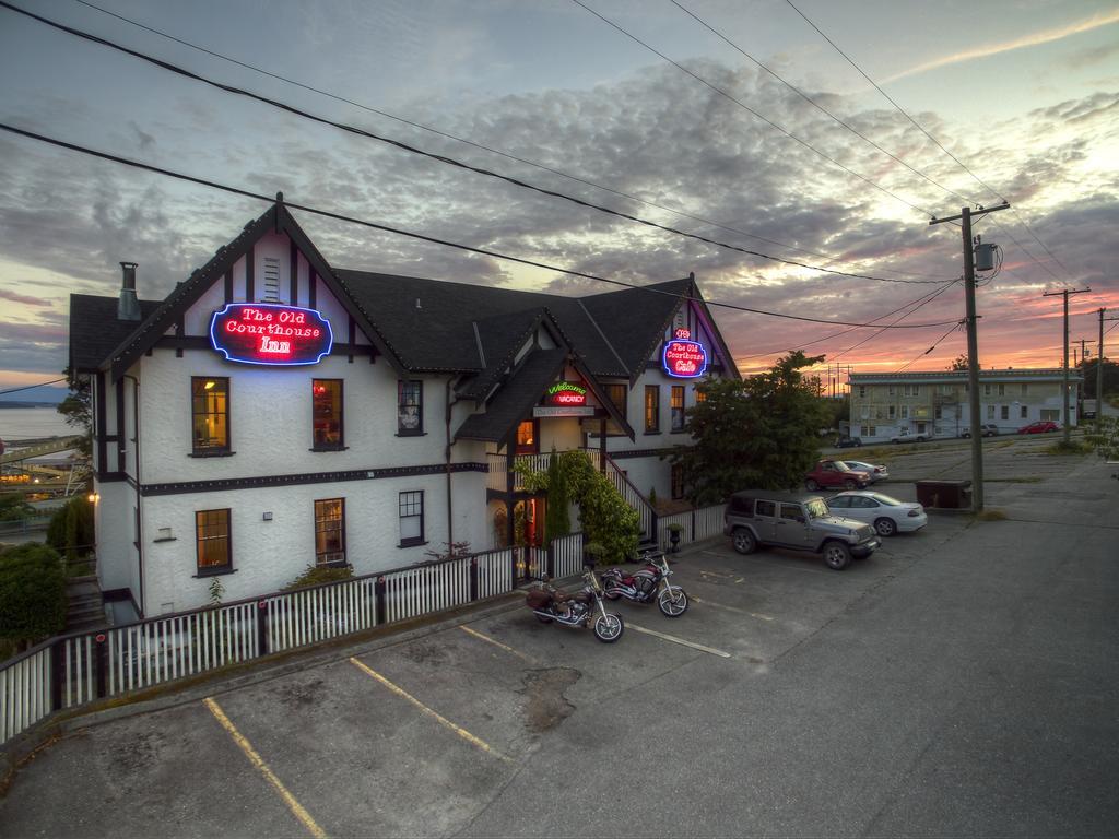 The Old Courthouse Inn Powell River Buitenkant foto