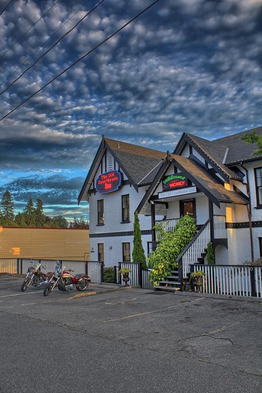 The Old Courthouse Inn Powell River Buitenkant foto